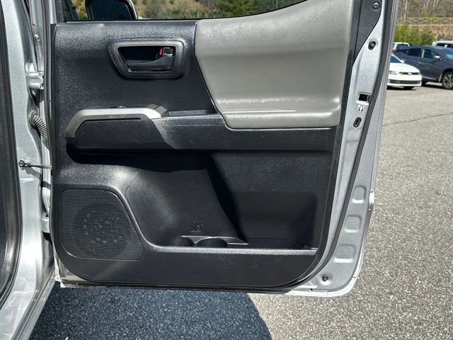 Used 2019 Toyota Tacoma SR5 AWD/4WD image 16