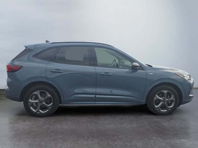 Certified 2023 Ford Escape ST-Line w/ Tech Pack #1 AWD/4WD image 6
