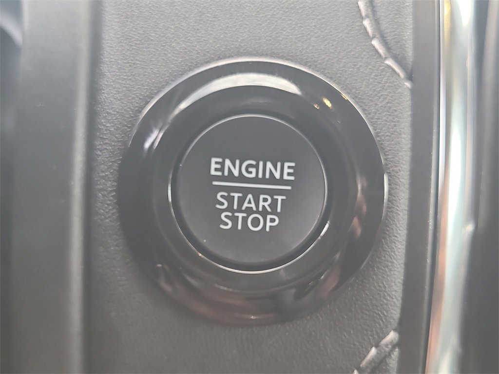 Certified 2025 Ford Expedition Platinum image 29