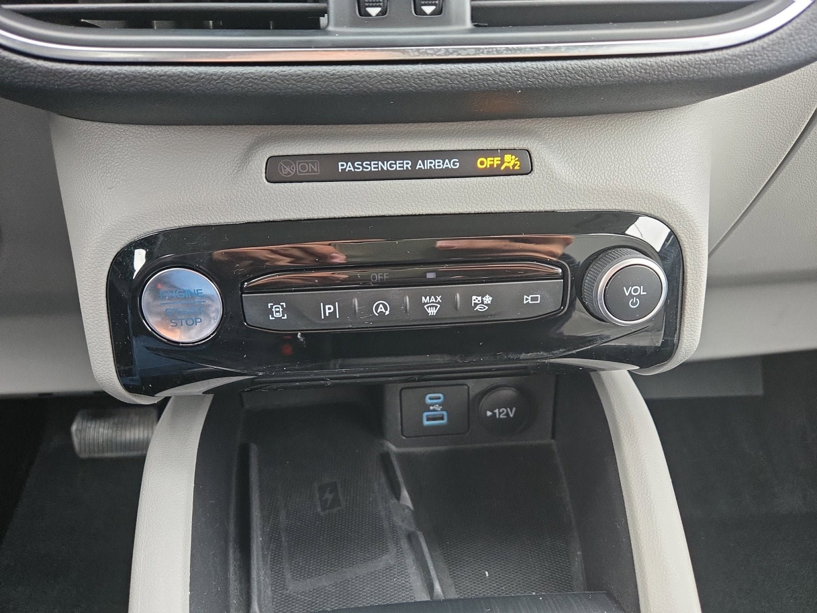 Certified 2023 Ford Escape Platinum AWD/4WD image 18