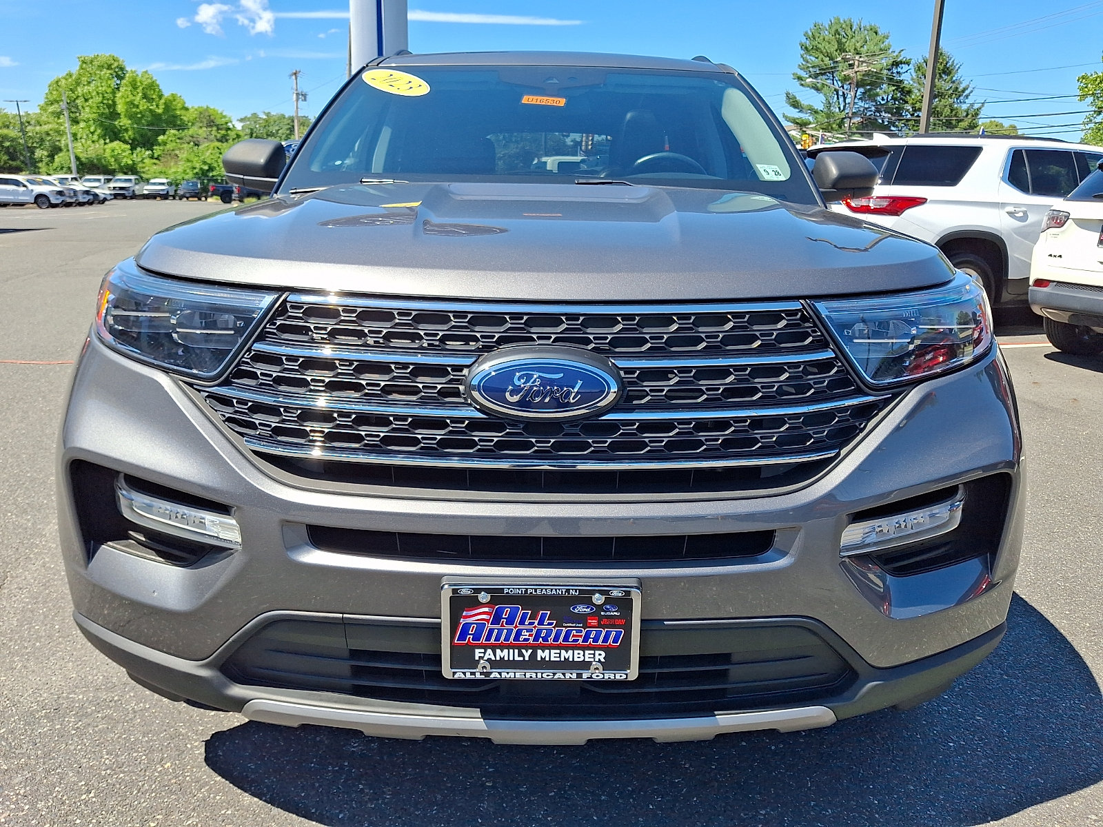 Certified 2023 Ford Explorer XLT w/ Equipment Group 202A AWD/4WD image 3
