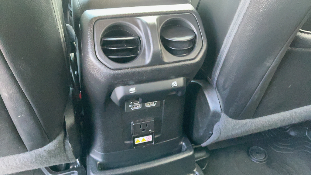 Used 2021 Jeep Wrangler Unlimited Sahara AWD/4WD image 9