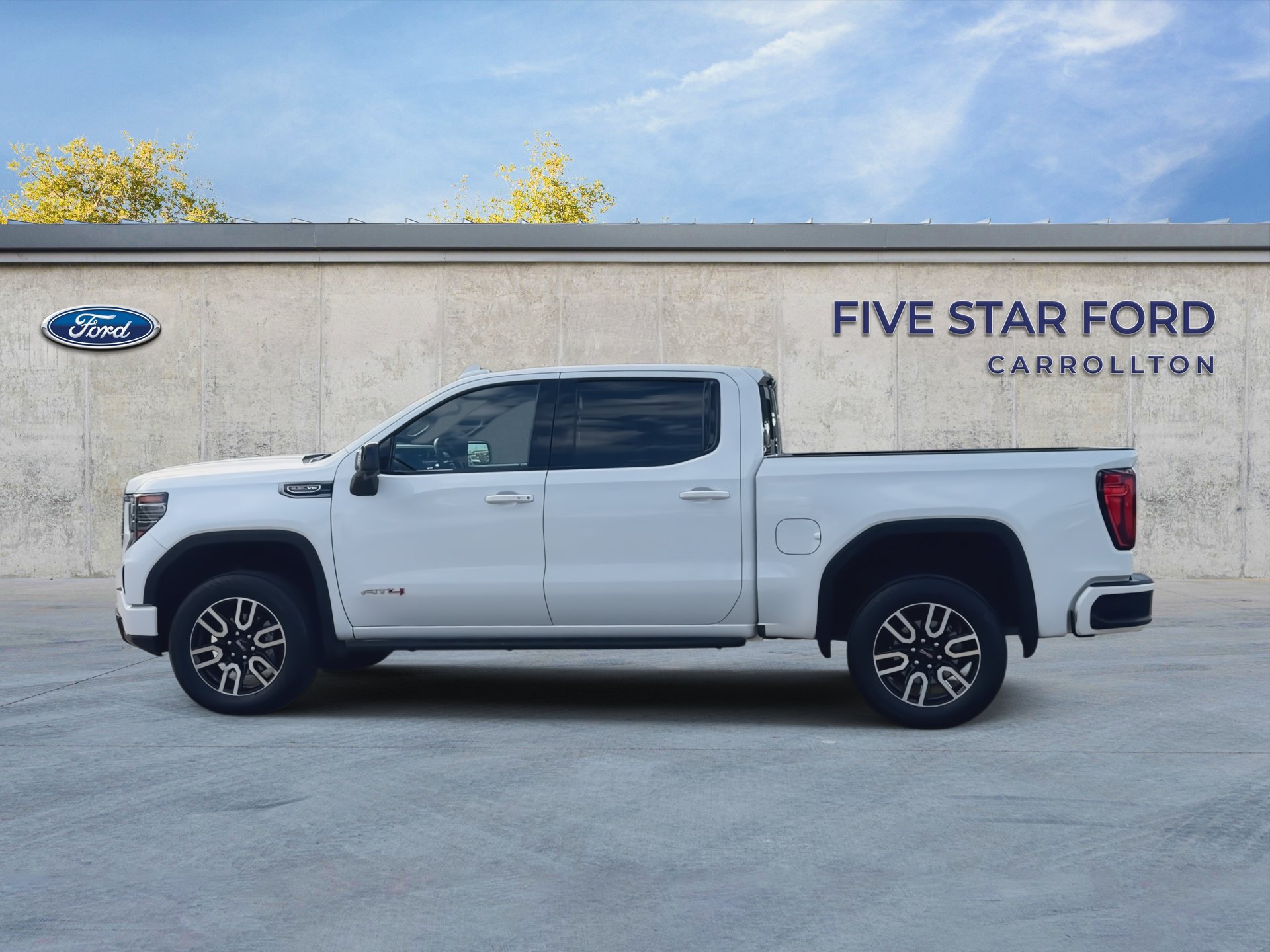 Used 2025 GMC Sierra 1500 AT4 w/ AT4 Premium Package AWD/4WD image 5