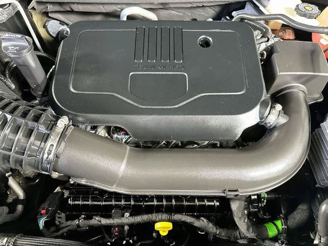Used 2023 GMC Acadia SLE w/ Elevation Edition FWD image 9