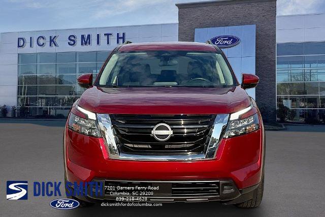 Used 2025 Nissan Pathfinder SV FWD image 2