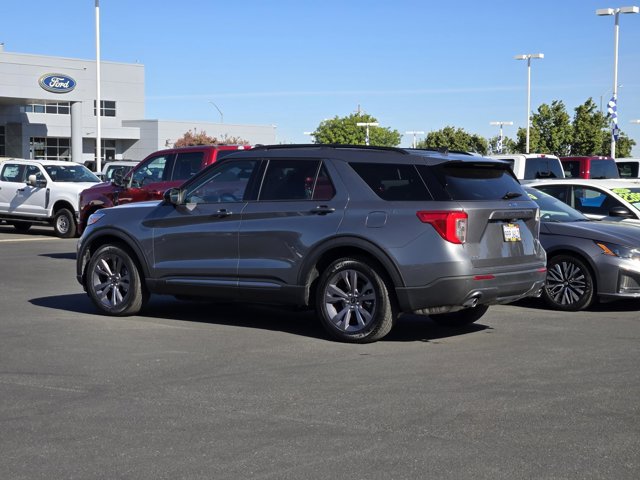 Certified 2024 Ford Explorer XLT w/ Equipment Group 202A RWD image 8