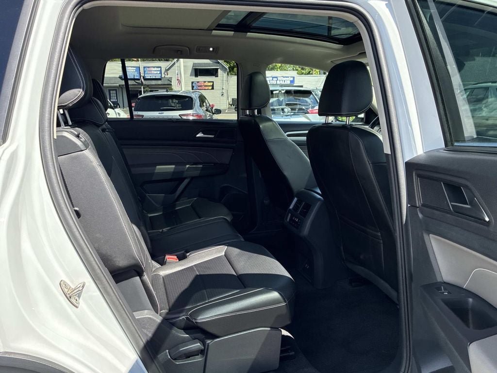 Used 2023 Volkswagen Atlas SE AWD/4WD image 10
