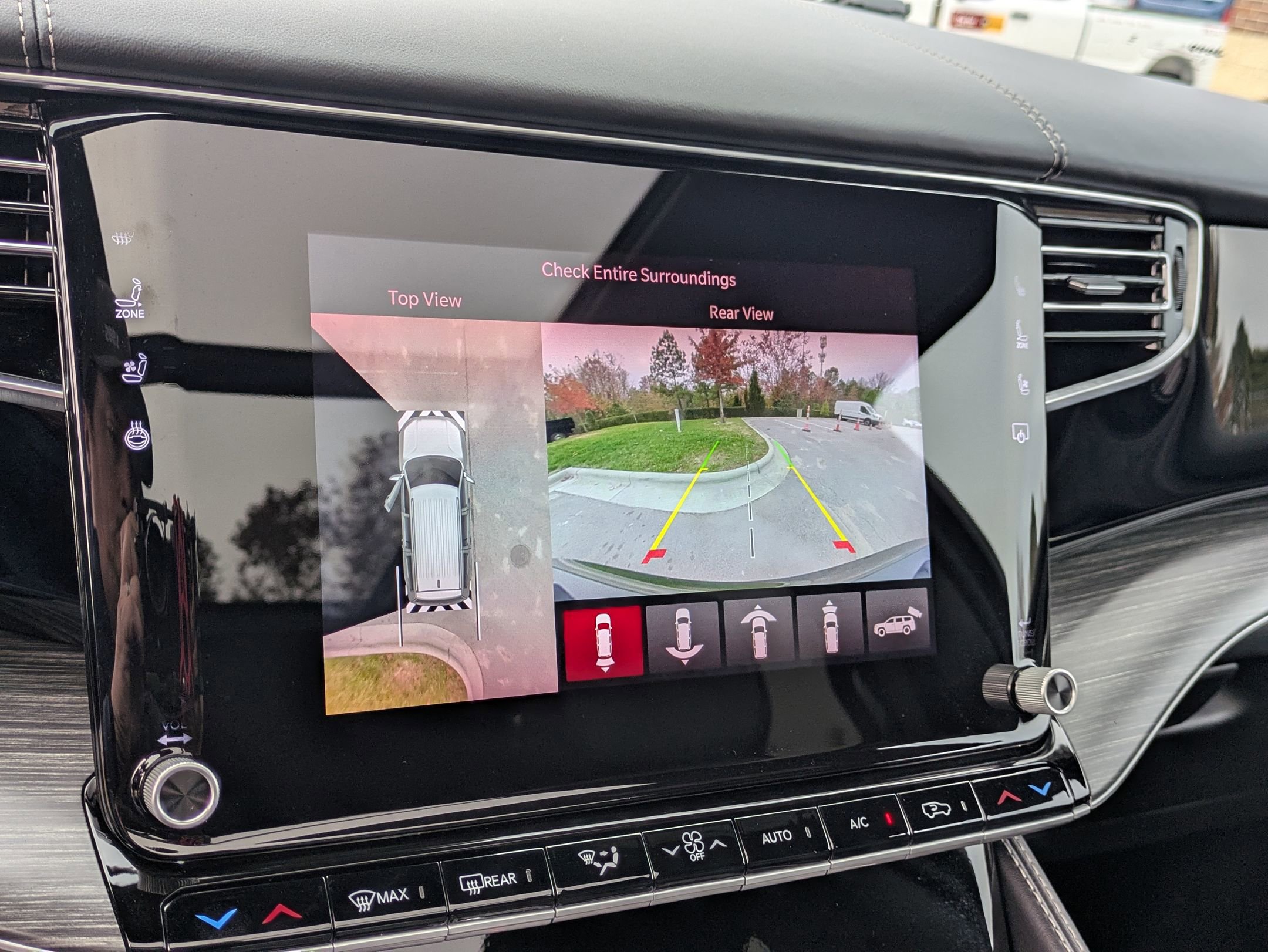 Used 2024 Jeep Wagoneer Series III w/ Premium Group I image 23