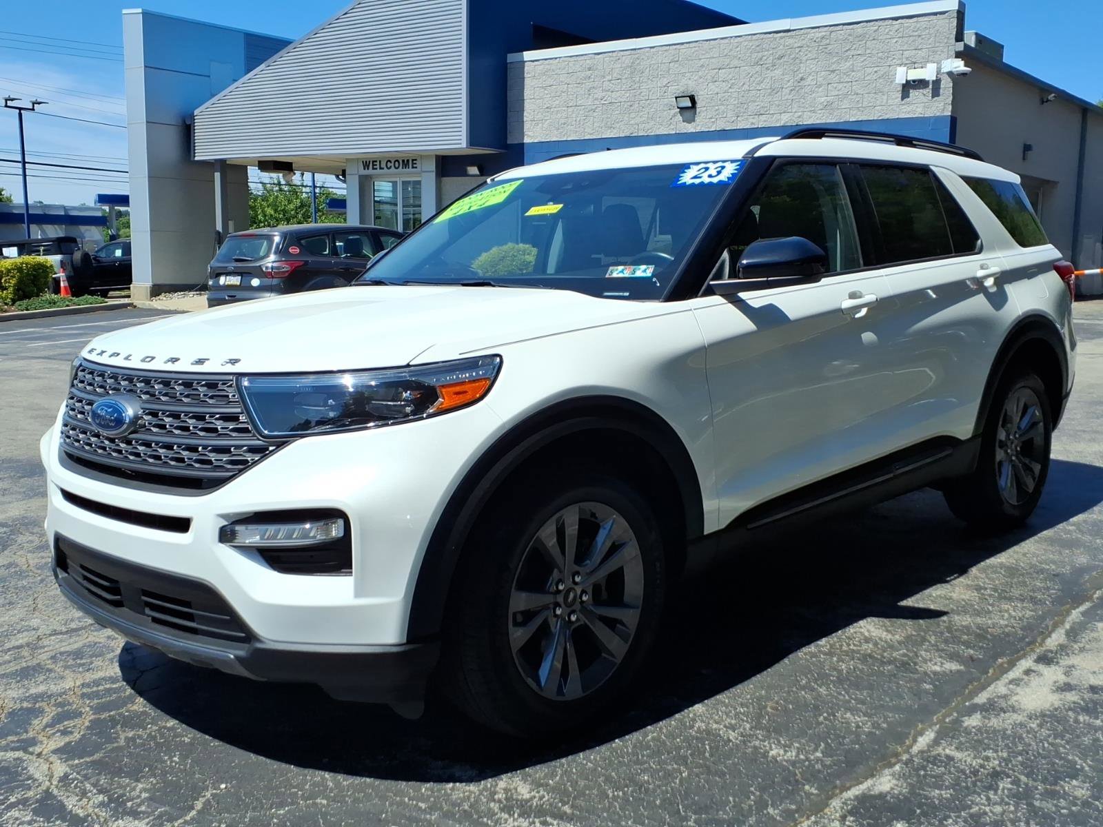 Certified 2023 Ford Explorer XLT w/ Equipment Group 202A AWD/4WD image 8