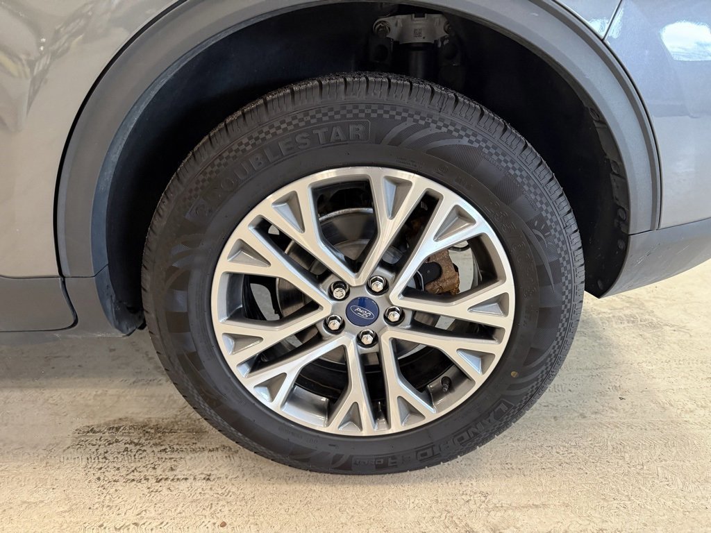 Certified 2022 Ford Escape SEL image 9