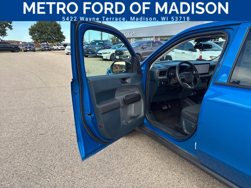 Certified 2025 Ford Maverick XL FWD image 13