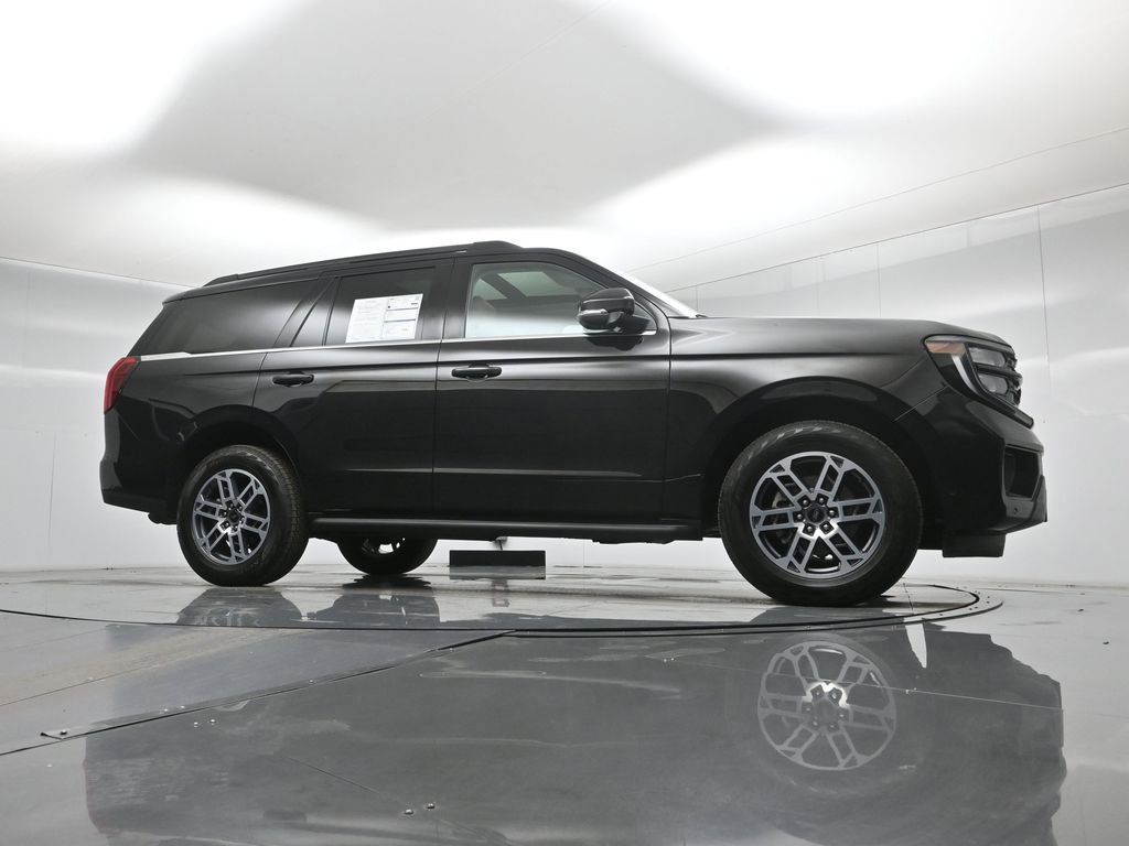 Certified 2025 Ford Expedition Active image 10