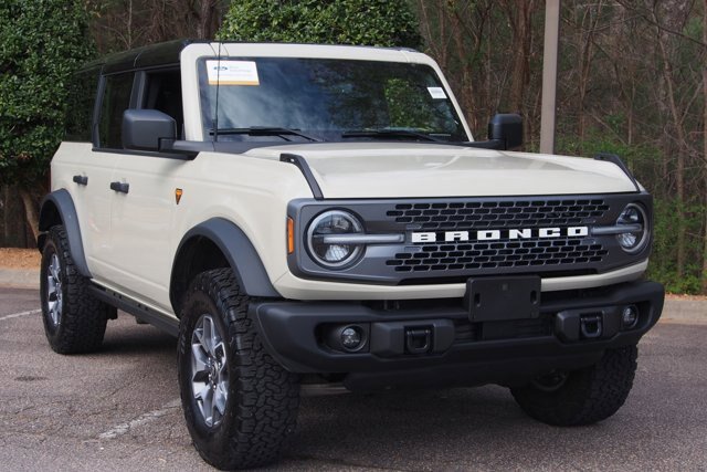 Certified 2025 Ford Bronco Badlands AWD/4WD image 1