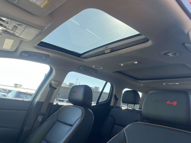 Used 2023 GMC Acadia AT4 w/ Technology Package AWD/4WD image 30