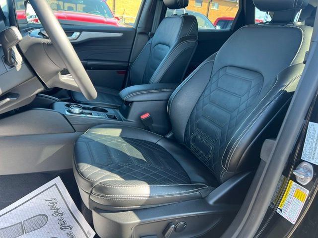 Certified 2023 Ford Escape Platinum w/ Premium Technology Package AWD/4WD image 20