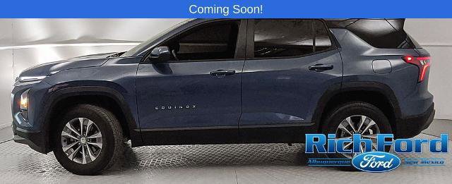 Used 2025 Chevrolet Equinox LT FWD image 2