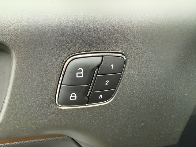 Certified 2025 Ford Bronco Sport Outer Banks w/ Outer Banks Tech Package+ AWD/4WD image 24