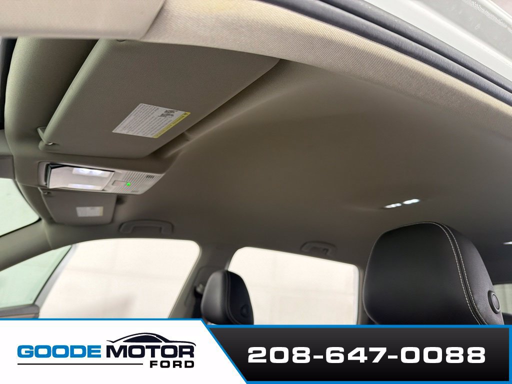 Used 2025 Volkswagen Atlas SE AWD/4WD image 18