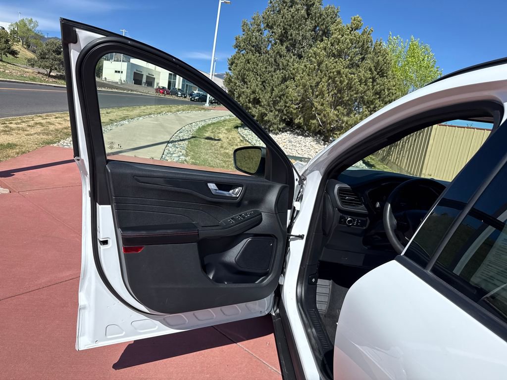 Certified 2023 Ford Escape ST-Line AWD/4WD image 11