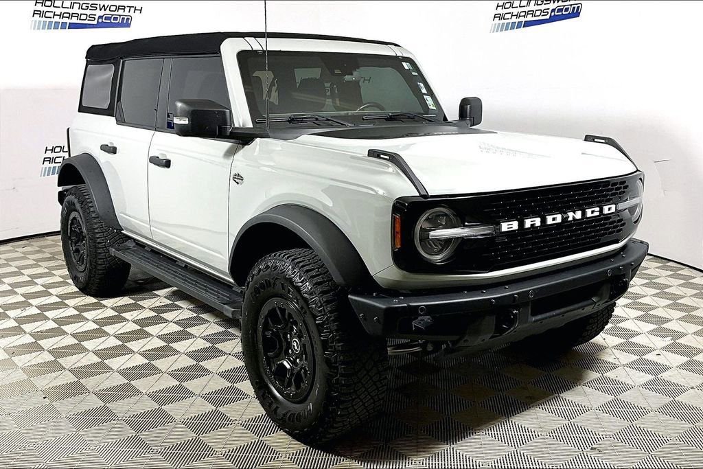 Certified 2024 Ford Bronco Wildtrak AWD/4WD image 3