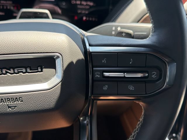Used 2025 GMC Yukon Denali Ultimate AWD/4WD image 25