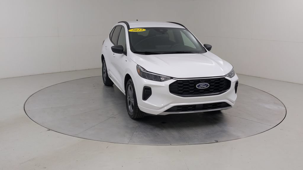 Certified 2023 Ford Escape ST-Line w/ Tech Pack #1 AWD/4WD image 9