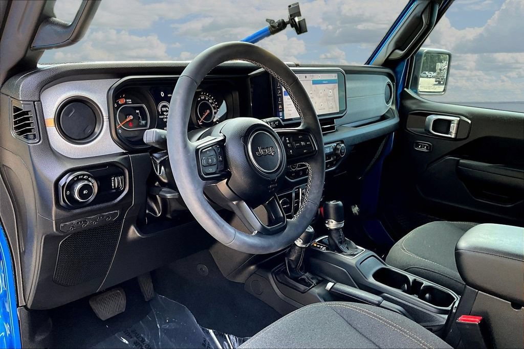 Used 2025 Jeep Wrangler Unlimited Sport AWD/4WD image 19