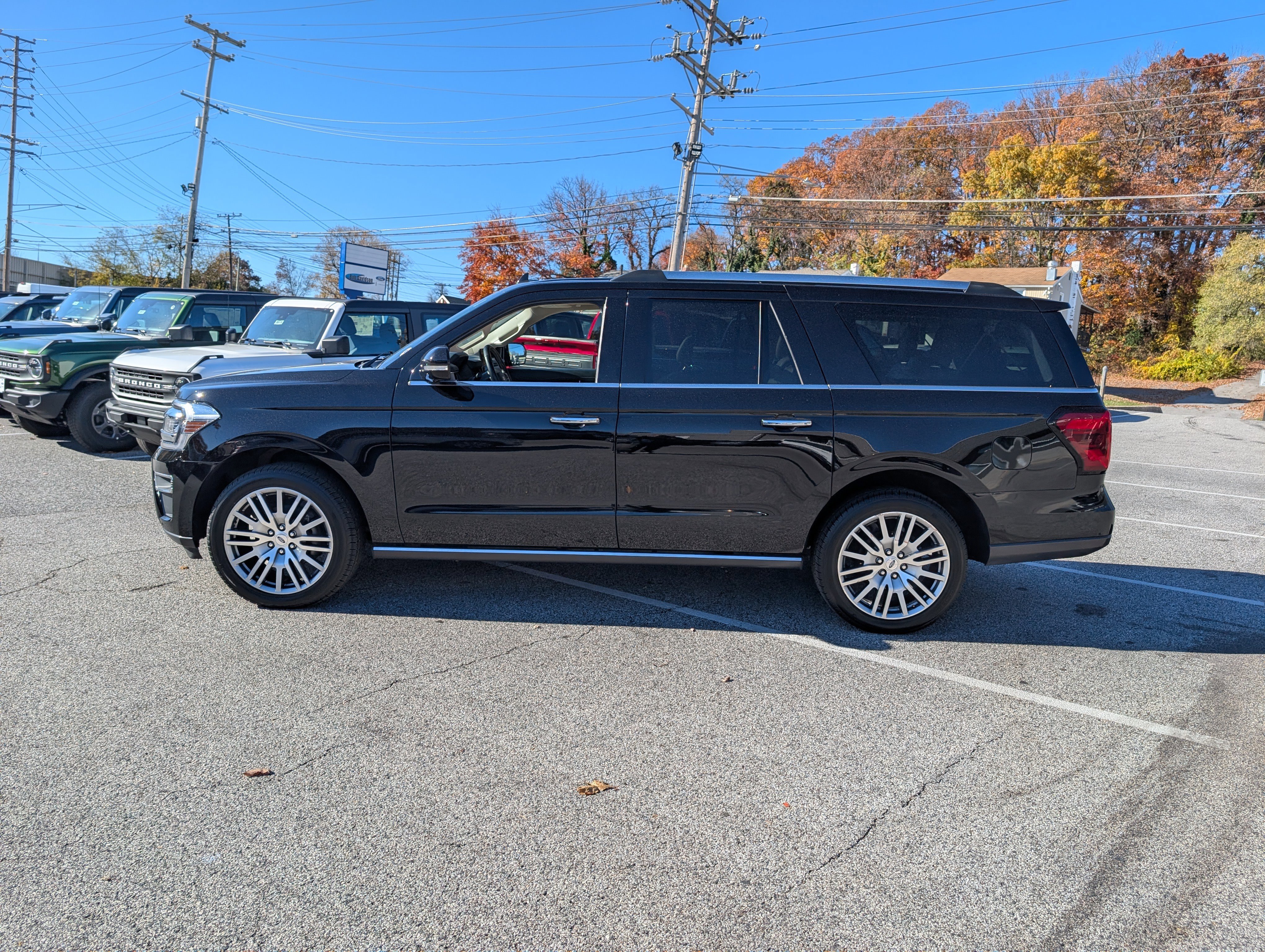 Certified 2022 Ford Expedition Max Limited image 3