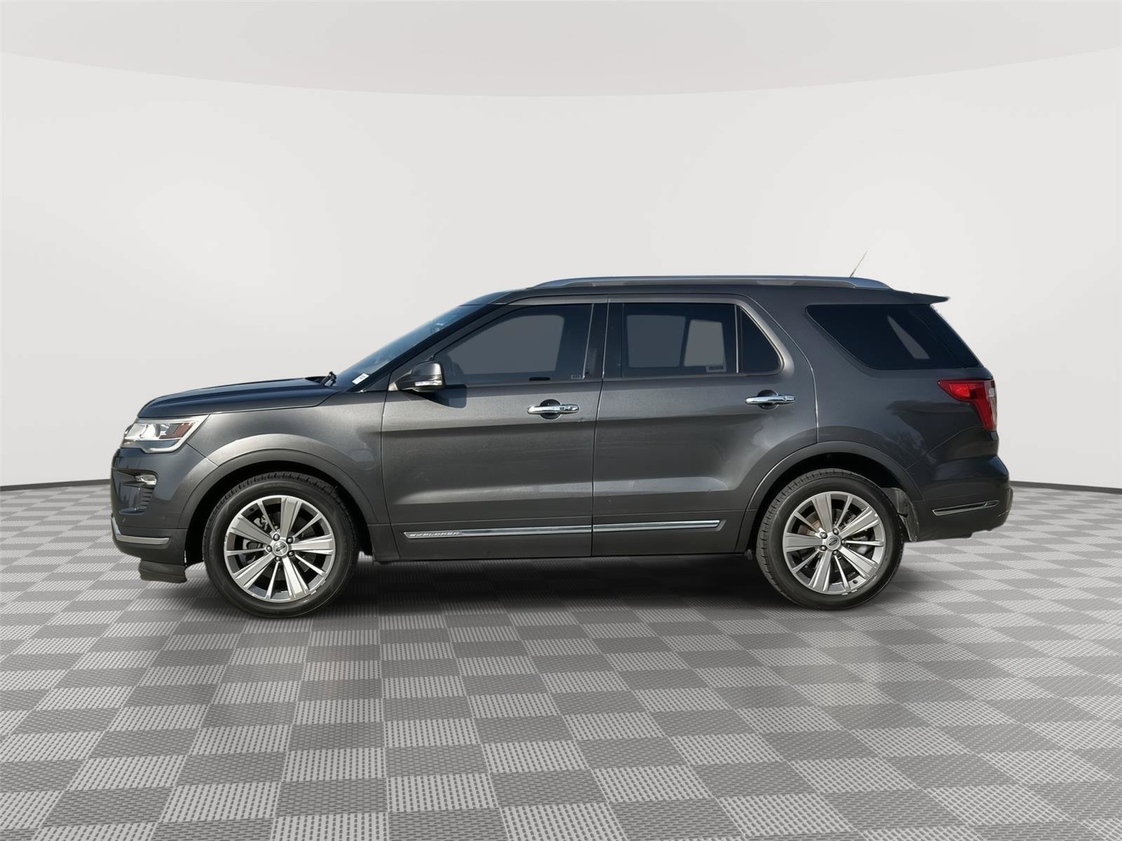 Certified 2018 Ford Explorer Limited FWD image 2