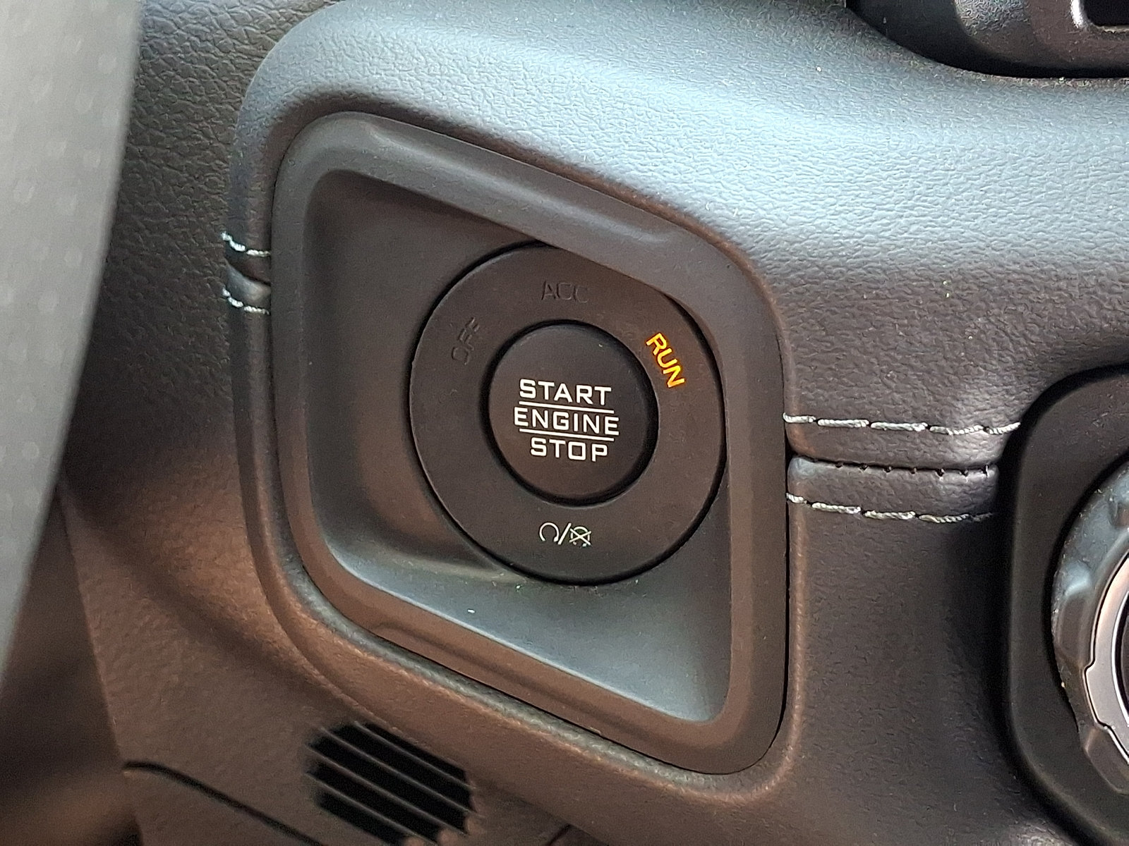 Used 2025 Jeep Wrangler Unlimited Rubicon 392 AWD/4WD image 30