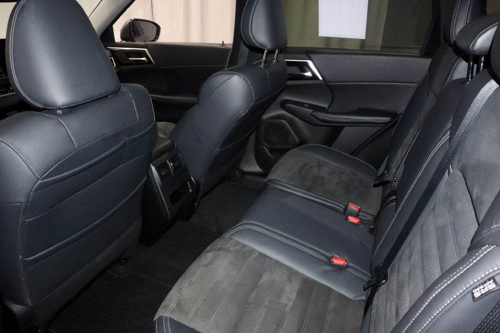 Used 2022 Mitsubishi Outlander SE AWD/4WD image 22