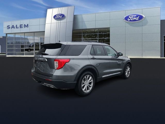 Certified 2023 Ford Explorer XLT w/ Equipment Group 202A AWD/4WD image 3
