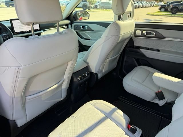 Certified 2026 Ford Explorer Platinum w/ LUX Leather Package AWD/4WD image 23