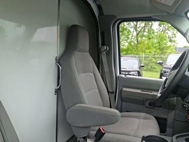 Certified 2023 Ford E-450 and Econoline 450 Super Duty w/ Power Windows & Locks Group RWD image 23