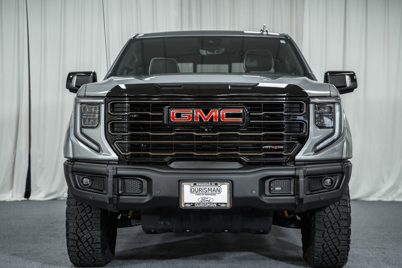 Used 2023 GMC Sierra 1500 AT4X image 2
