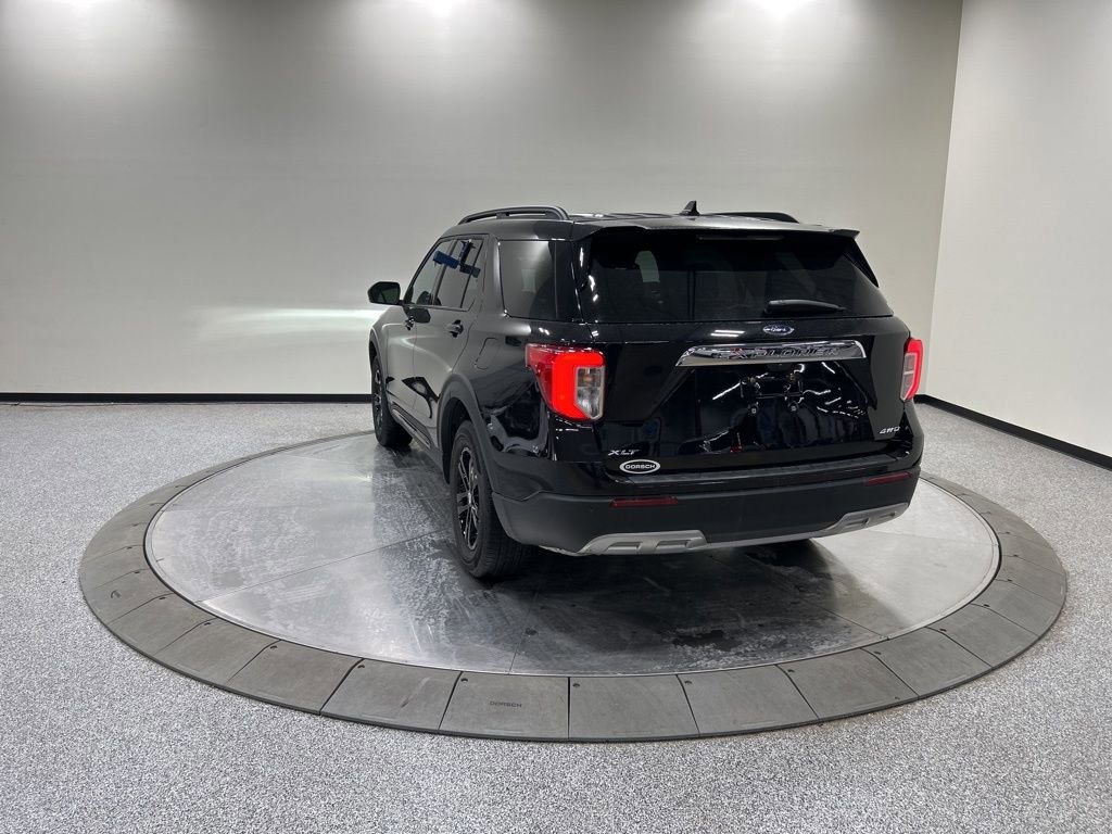Certified 2023 Ford Explorer XLT w/ Equipment Group 202A image 3