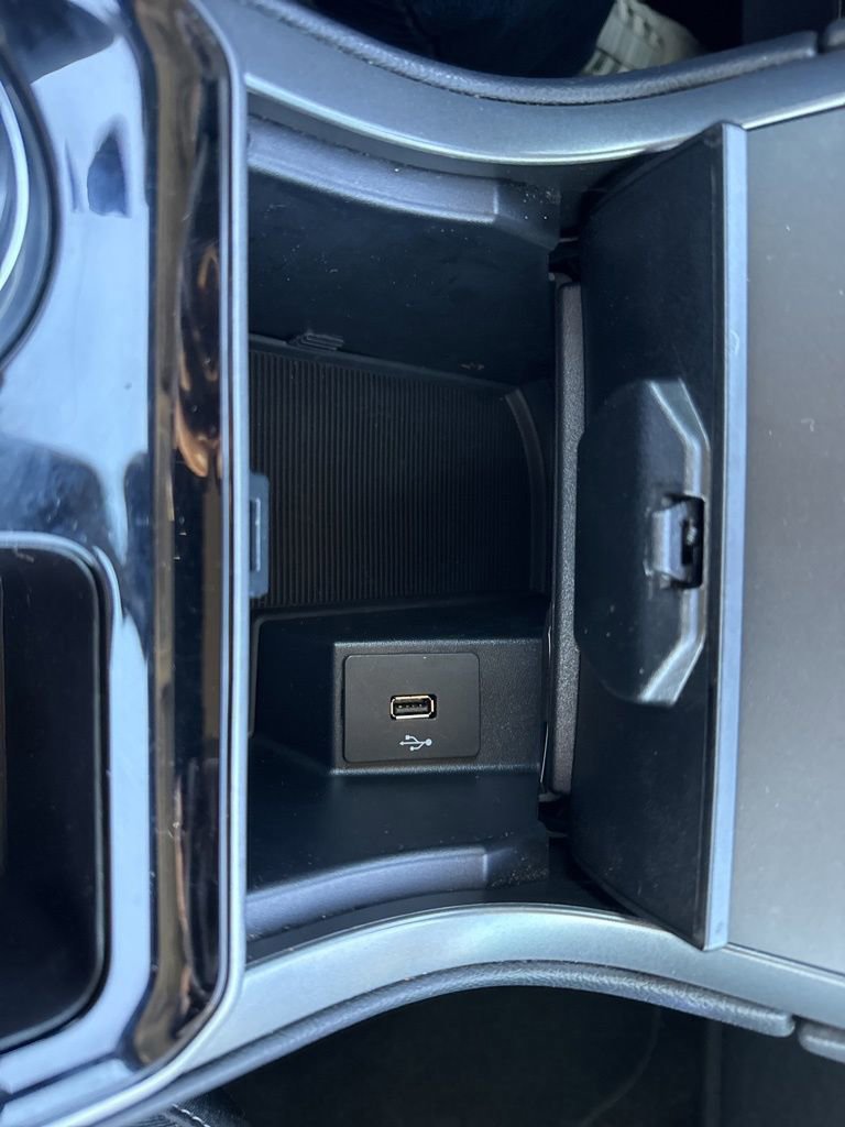 Certified 2019 Ford Edge SE w/ SE Fleet Driver's Package image 32