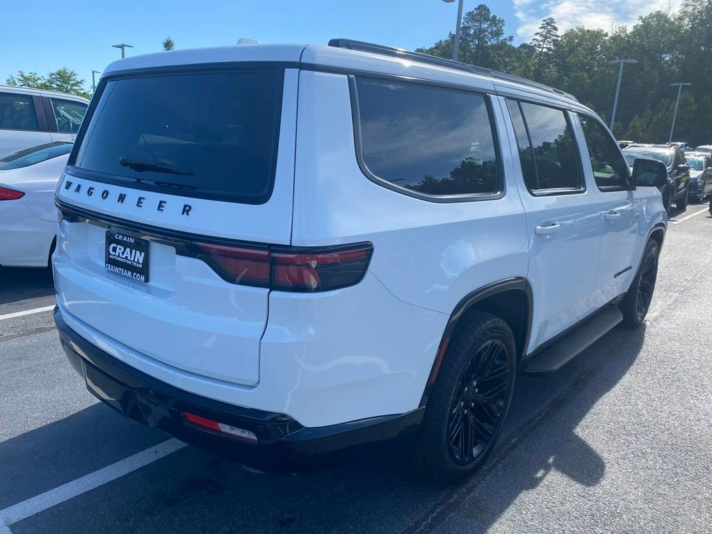 Used 2022 Jeep Wagoneer Series III AWD/4WD image 5