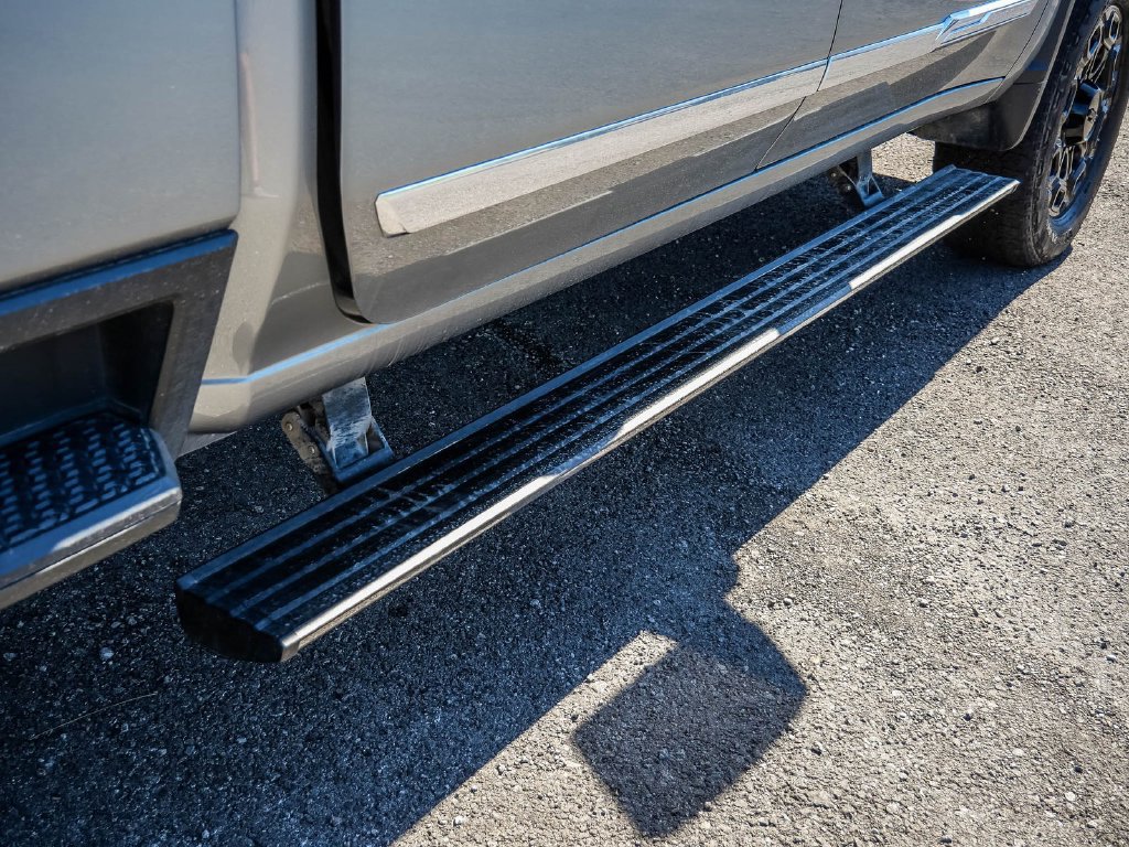 Used 2024 Chevrolet Silverado 2500 High Country w/ High Country Premium Package AWD/4WD image 11