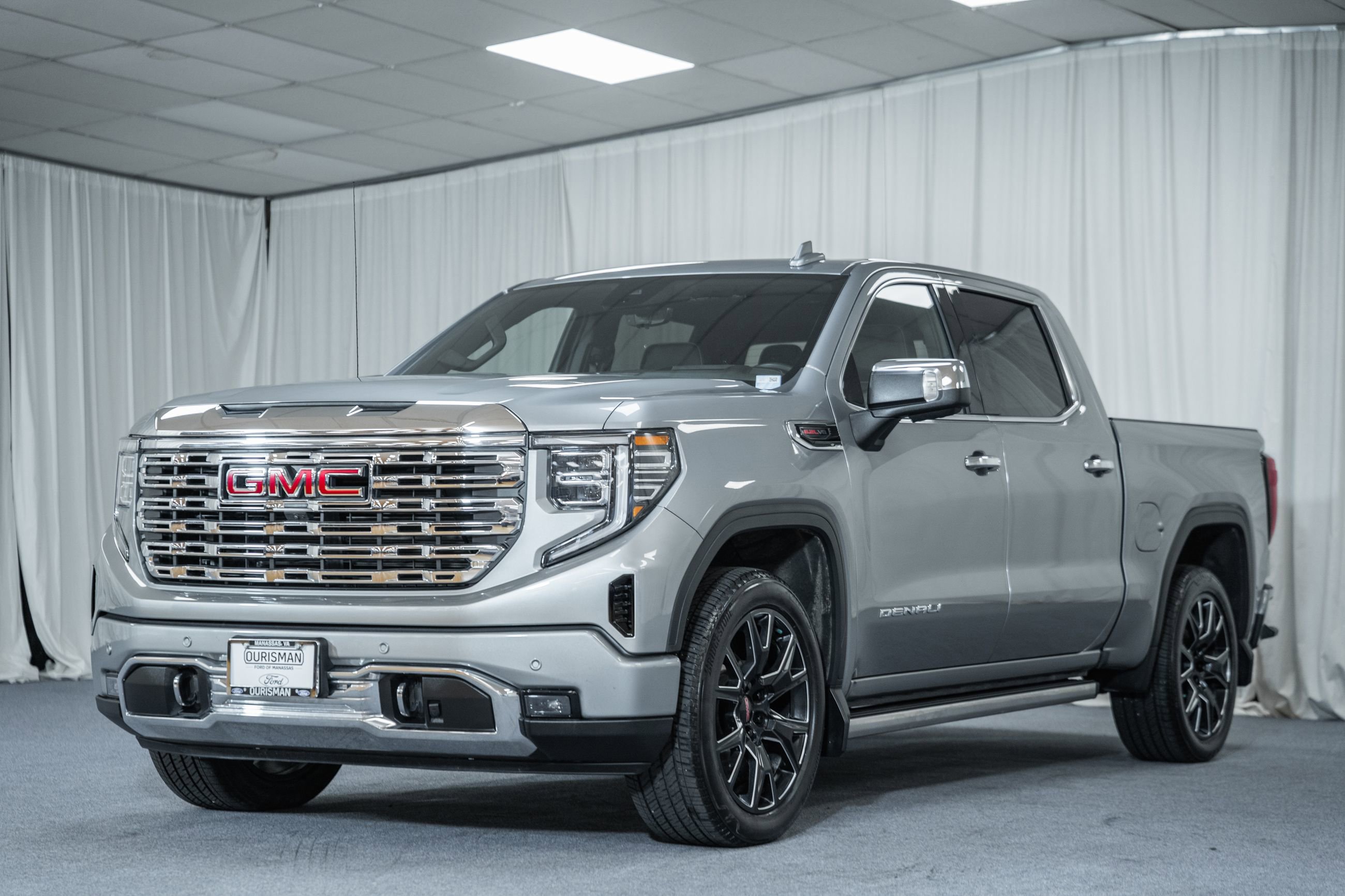 Used 2024 GMC Sierra 1500 Denali w/ Denali Reserve Package image 3