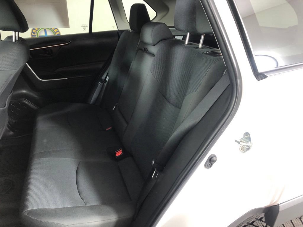 Used 2022 Toyota RAV4 LE AWD/4WD image 13