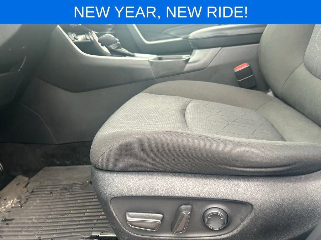Used 2021 Toyota RAV4 XLE image 14