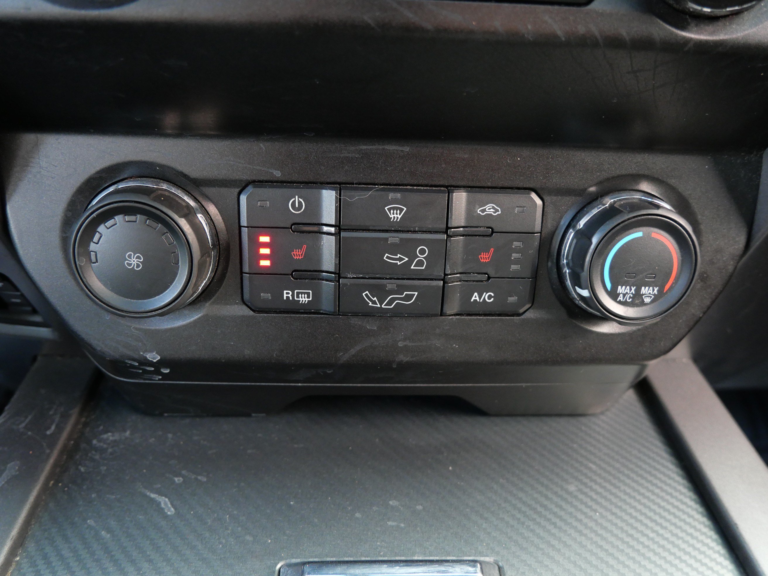 Certified 2019 Ford F150 XLT w/ Equipment Group 302A Luxury AWD/4WD image 23