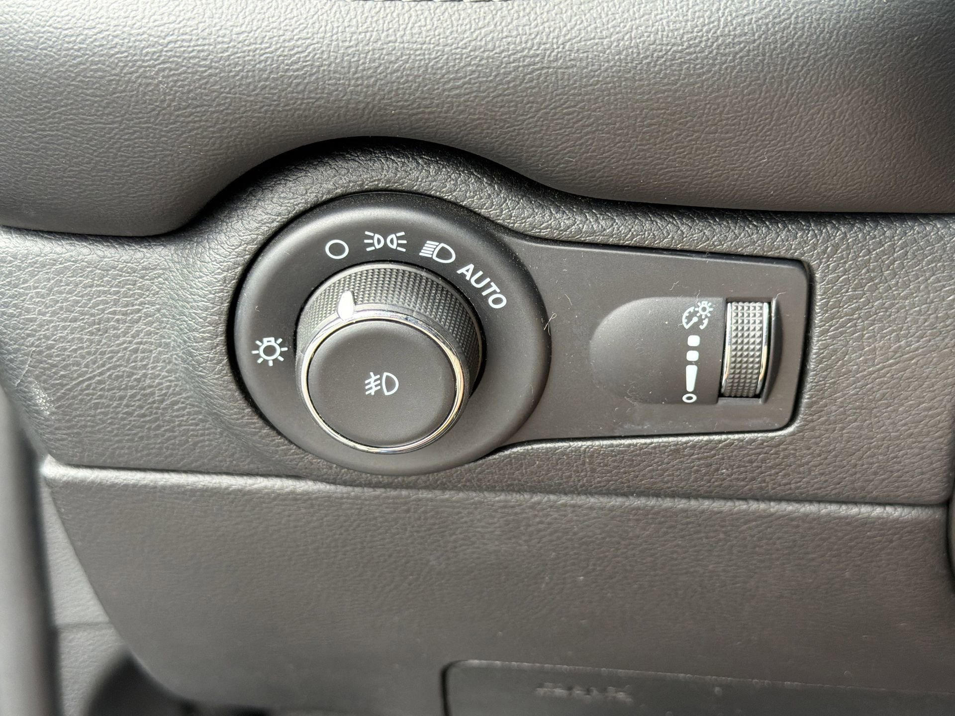 Used 2022 Dodge Durango GT image 16