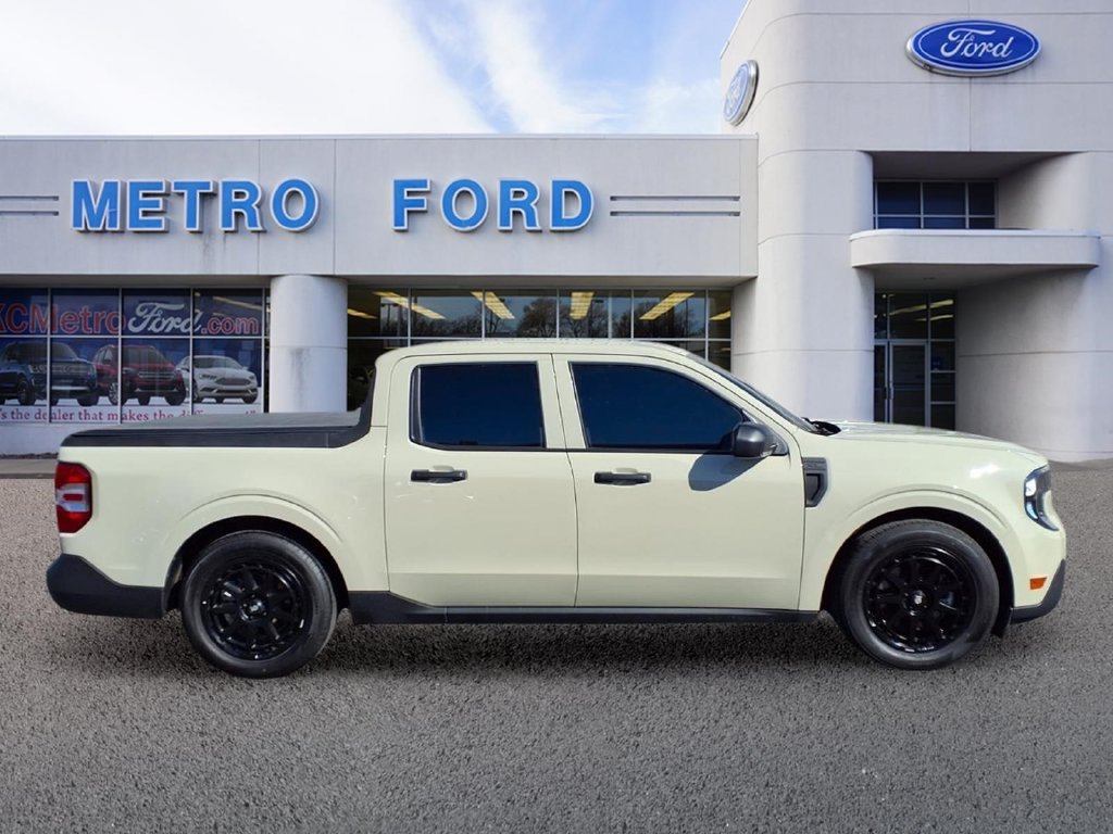 Certified 2025 Ford Maverick XL w/ Equipment Group 102A AWD/4WD image 2