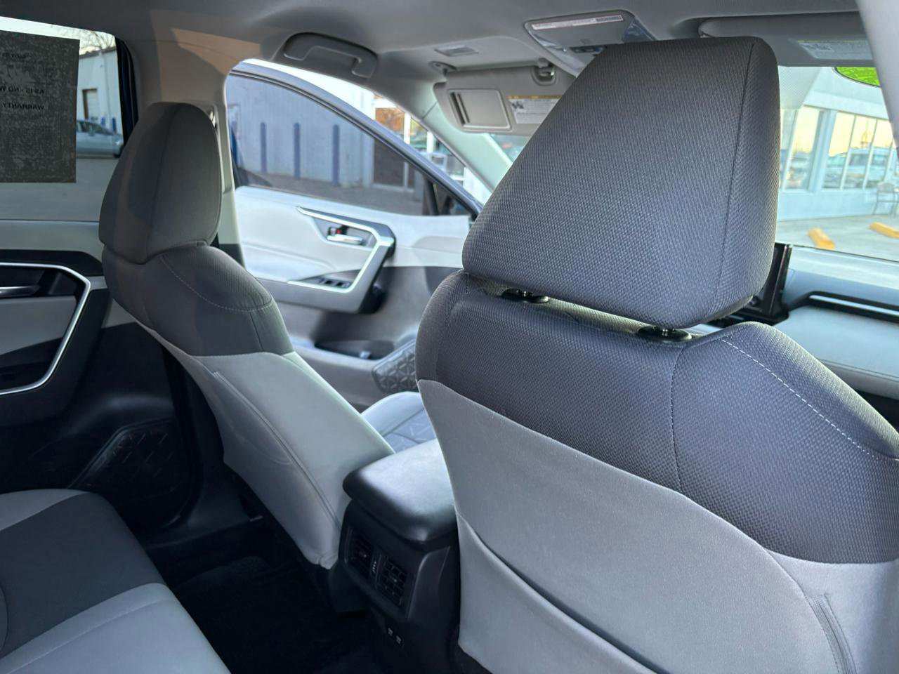 Used 2021 Toyota RAV4 XLE FWD image 45