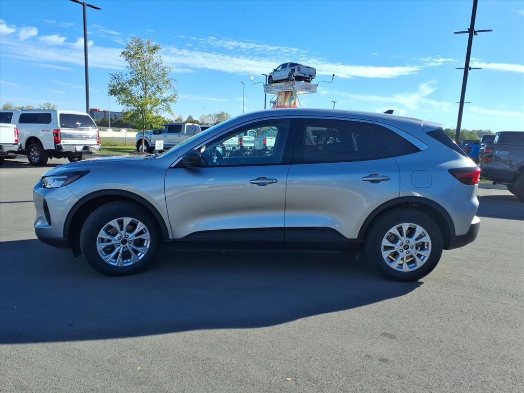 Certified 2024 Ford Escape Active w/ Cold Weather Package image 2