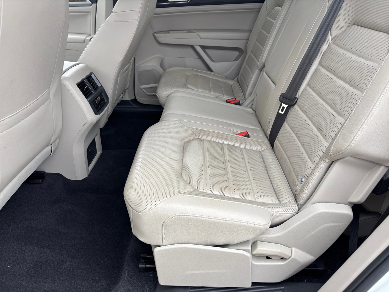 Used 2019 Volkswagen Atlas SEL Premium AWD/4WD image 17