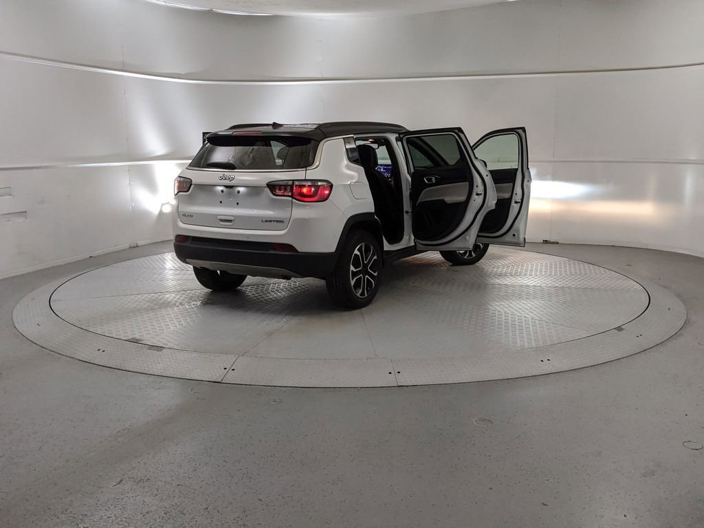 Used 2024 Jeep Compass Limited image 9