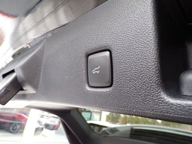Certified 2022 Ford Escape SEL w/ SEL Stealth AWD Package image 9